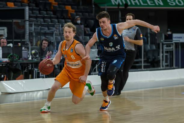 在高强度的 在高强度的